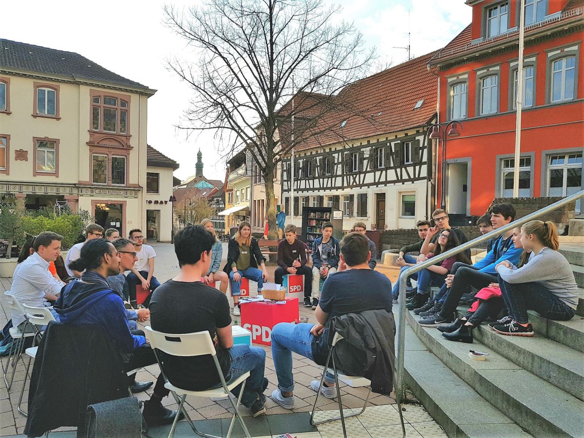 „Pizza & Politik“ mit Lars Castellucci in Wiesloch