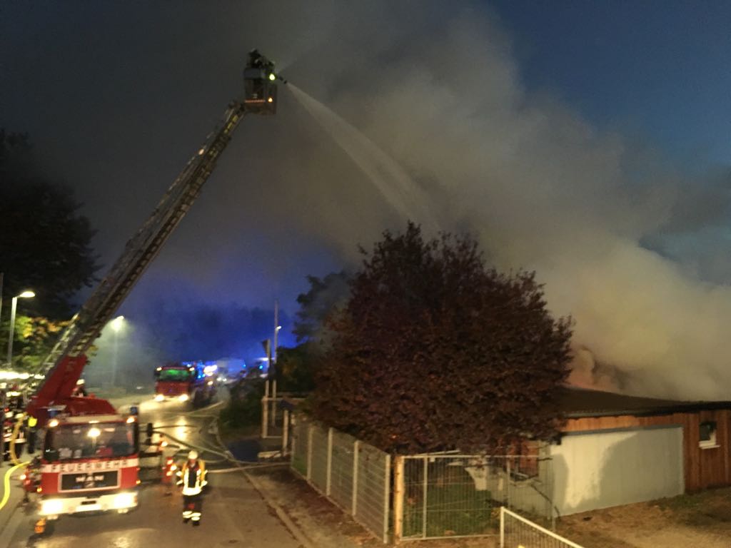 Vereinsheim in Flammen