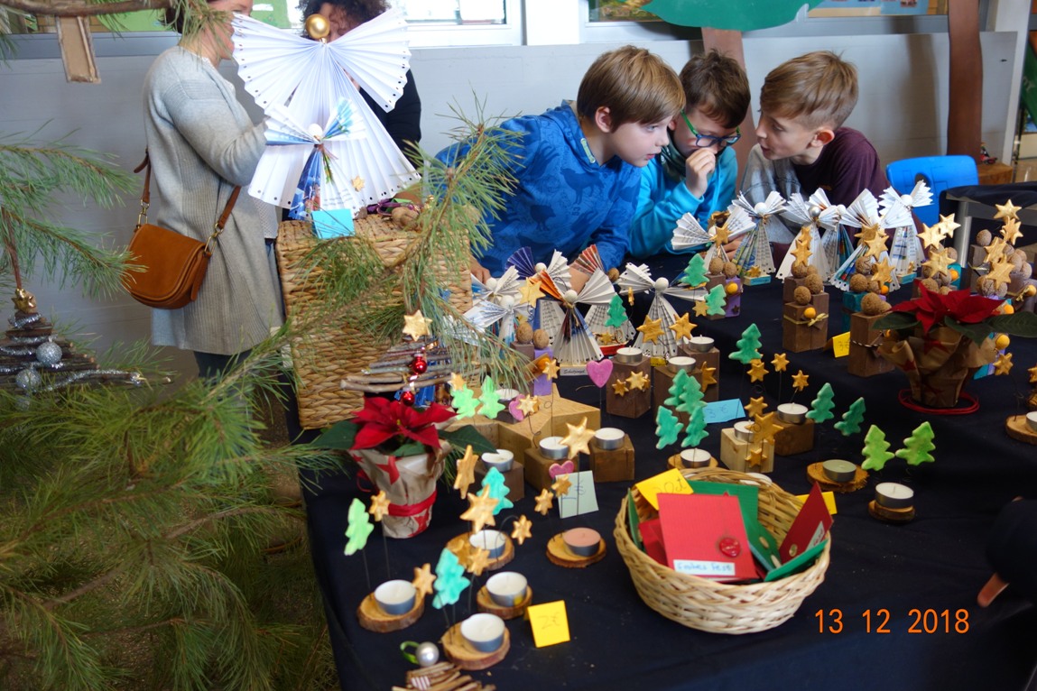 Stimmungsvoller Weihnachtsmarkt an der Waldschule