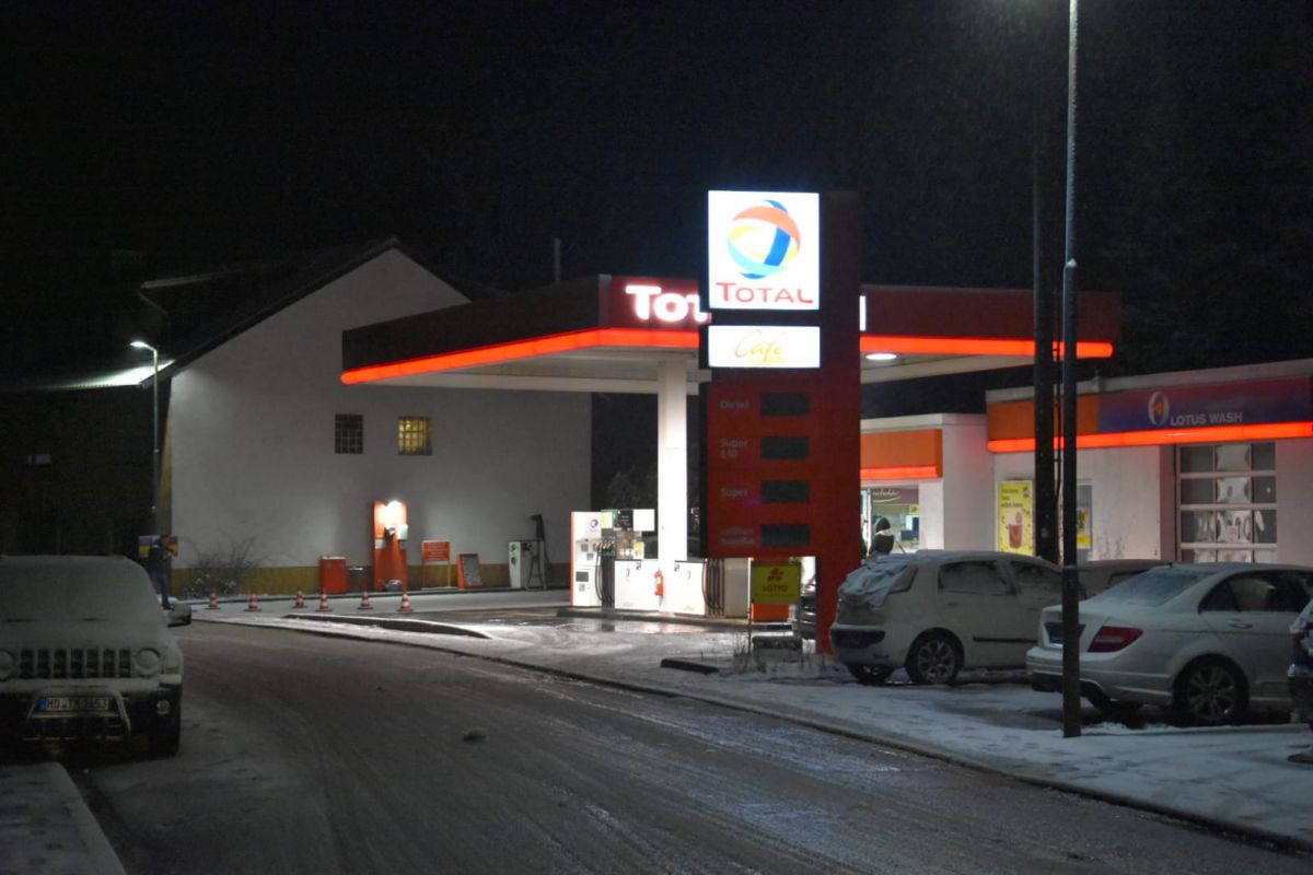 Baiertal: Mit Axt bewaffneter Räuber überfällt Tankstelle – Ringfahndung eingeleitet