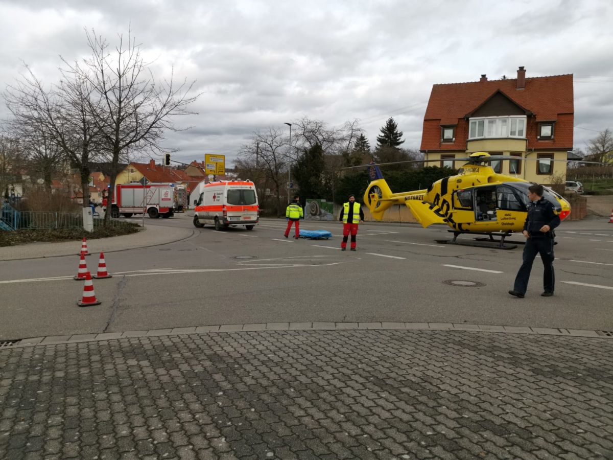 Stromausfall nach Unfall in Trafohäuschen – Bilder