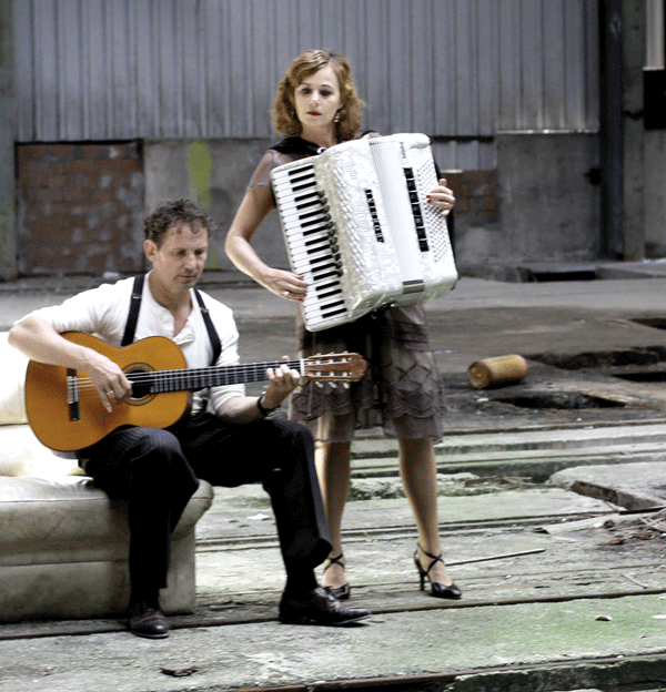 „Tango y más“ mit dem Duo Amacord