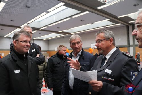 Dr. Armin Brötel (links)