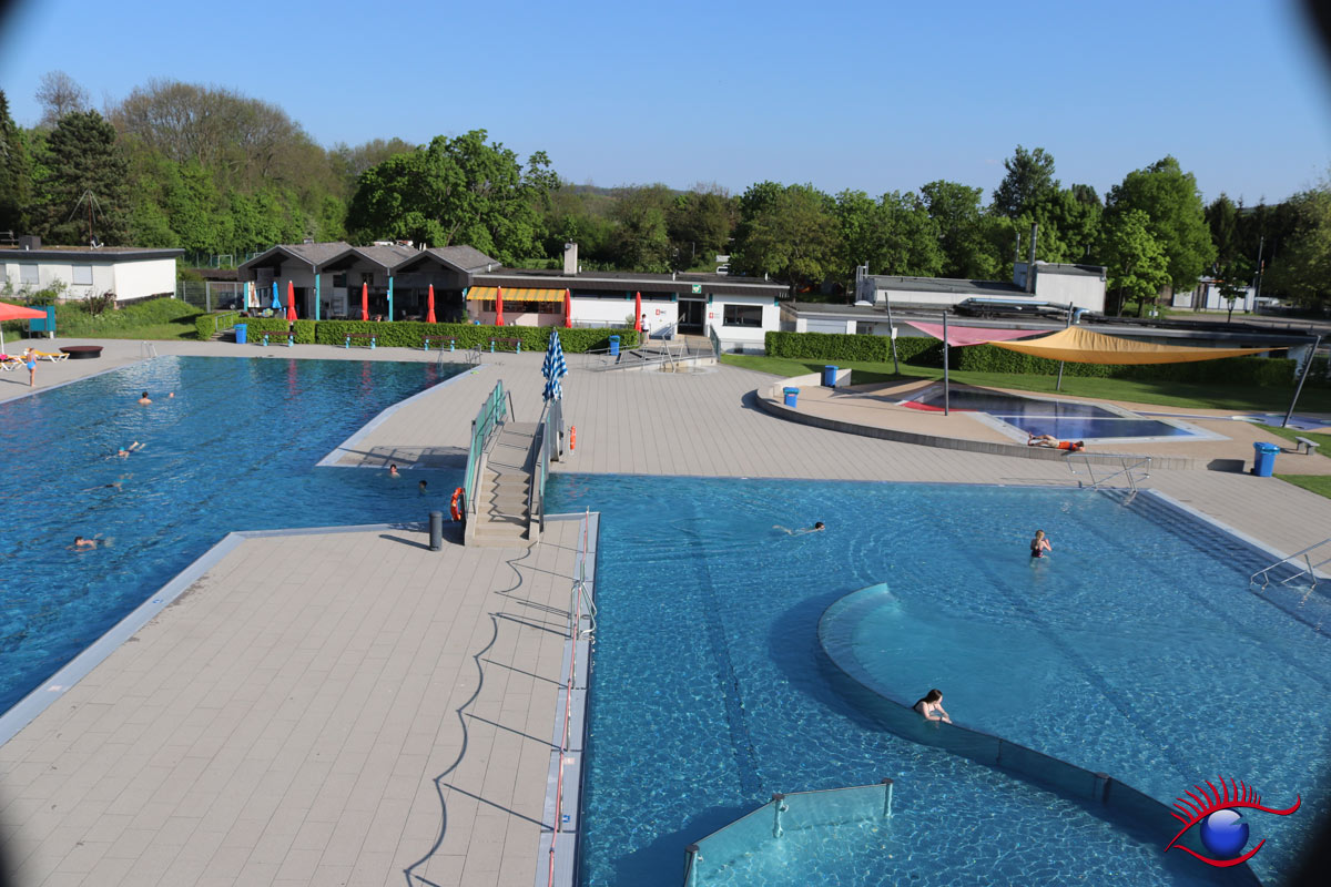 Noch freie Plätze für das Freibad WieTalBad in Wiesloch