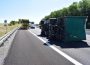 Wiesloch: Lkw-Anhänger kippt nach Unfall auf A6 um – Vollsperrung und langer Stau