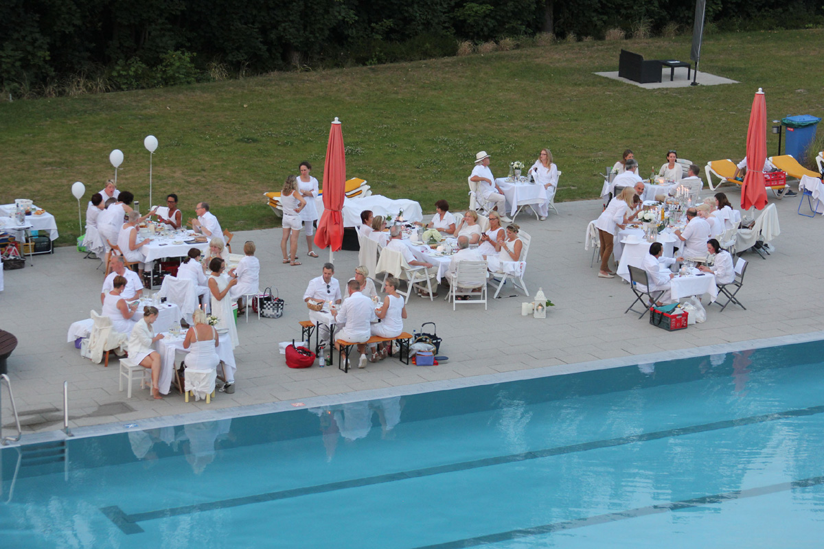 Viertes Dîner en blanc in Wiesloch