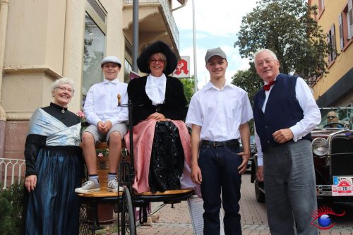 Jutta Suchy, Luca als "Eugen", "Bertha" alias Anne Asbree sowie Paul als "Richard" und Dr. Adolf Suchy als "Apotheker Ockel" (v.l.n.r.)