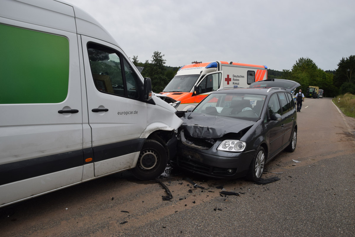 Frontalzusammenstoß auf L552 bei Östringen