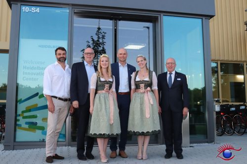 Wolfgang Riesterer, Rainer Hundsdörfer, Weinkönigin Mona, Dirk Elkemann, Weinprinzessin Verena, Ludwig Sauer (v.l.n.r.)