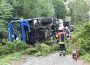 Lastwagen kommt von Fahrbahn ab und stürzt in Wald – Verkehrsbehinderungen nach Unfall auf A6 bei Dielheim