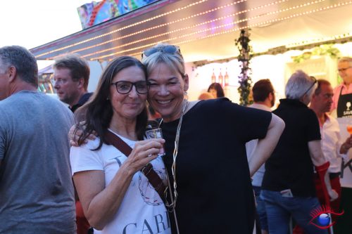 Cornelia Schneider (rechts)