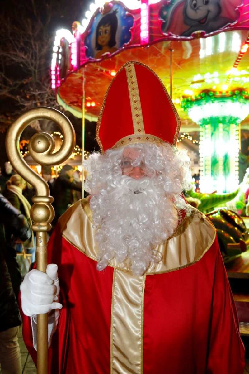 Festlich-fröhliche Stimmung beim Walldorfer Weihnachtsmarkt