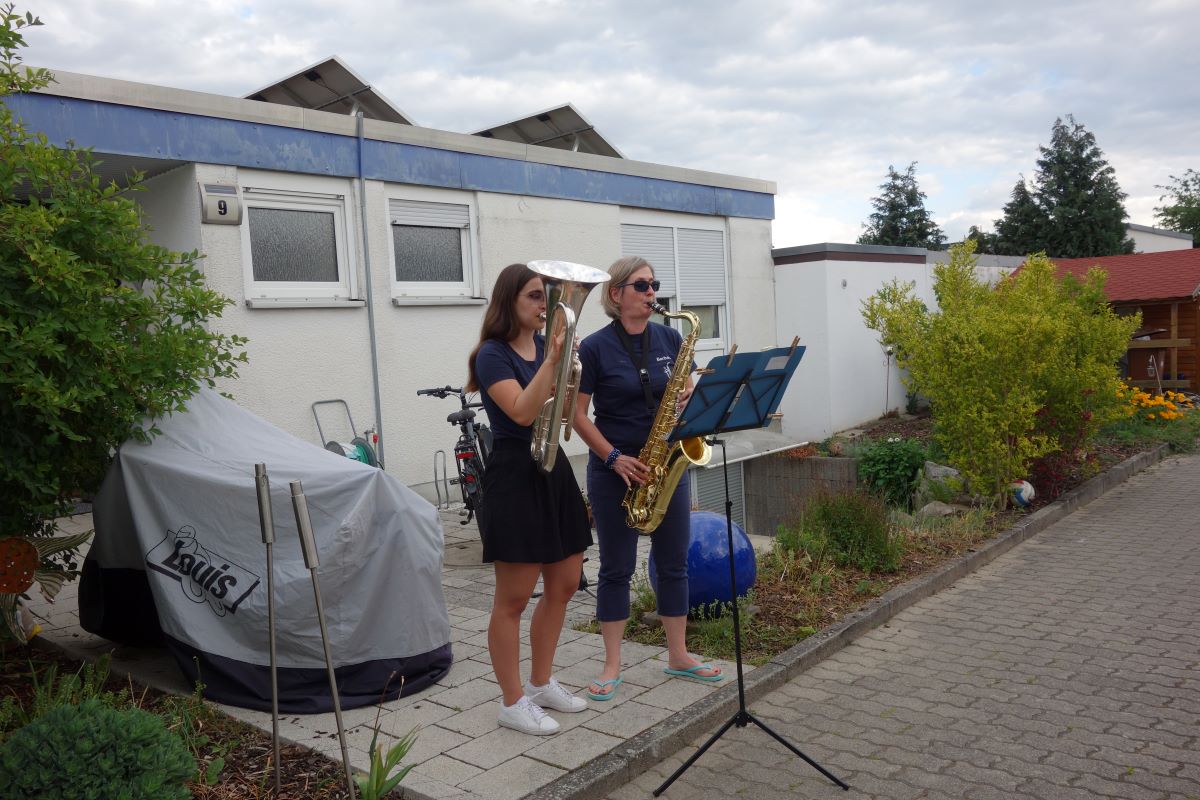 Auch am Muttertag gab es den Musiker-Flashmob mit der Stadtkapelle Walldorf