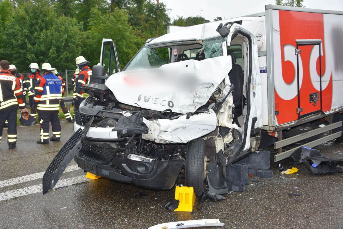 St. Leon-Rot BAB 6 Rhein-Neckar-Kreis: Tödlicher Verkehrsunfall auf Autobahn 6