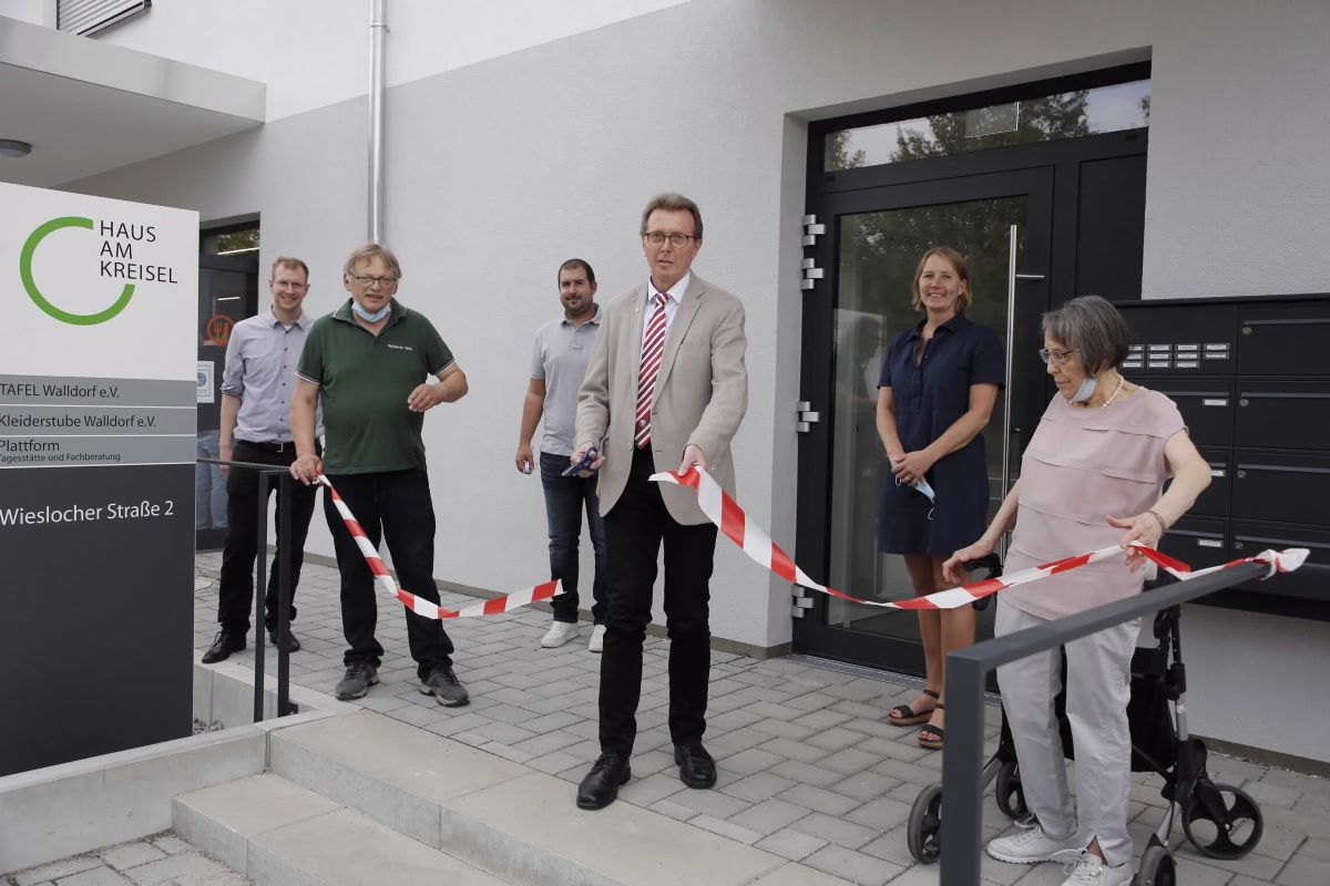 „Haus am Kreisel“ eröffnet mit Kleiderstube, Tafel und Plattform – Offene Tür am 27.09.