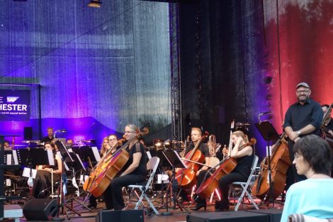 „Show must go on“ – Begeisternde Konzerte mit Klassik und Pop im AQWA Walldorf