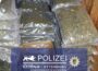 Drogenring zerschlagen: Sicherstellung von rund 290 Kilogramm Rauschgift, Waffen, Bargeld und mehreren hochpreisigen Fahrzeugen 13 Festnahmen