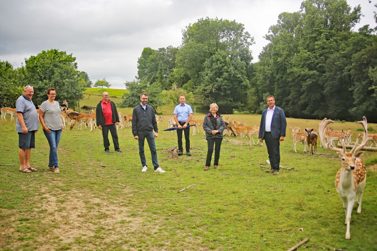 CDU-Bundestagskandidat Moritz Oppelt, Landwirtschaftsminister Peter Hauk MdL und Landtagsabgeordnete Christiane Staab sprachen mit Landwirten auf dem Rouvenhof