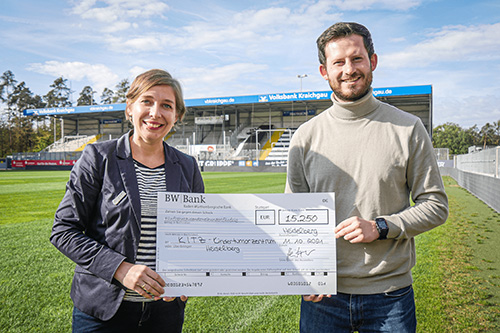 Spendenübergabe im Stadion: 15.250 Euro an das Hopp-Kindertumorzentrum Heidelberg (KiTZ) 