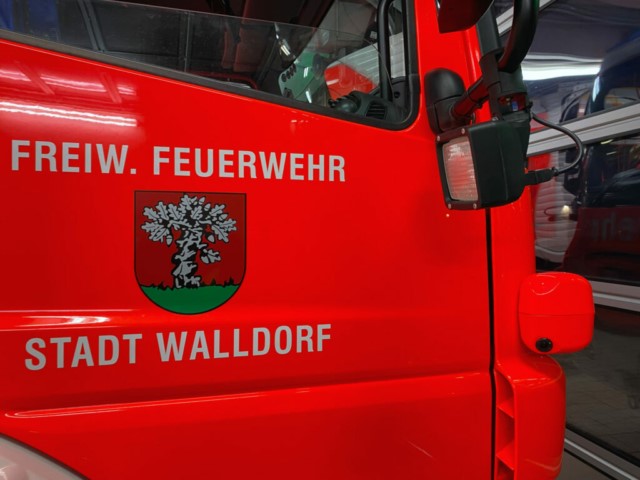 Stadt Walldorf stattet Feuerwehrfahrzeuge mit Abbiegeassistenzsystemen aus