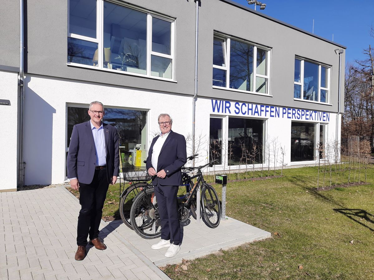 Bürgermeister Matthias Renschler zu Besuch bei Anpfiff ins Leben