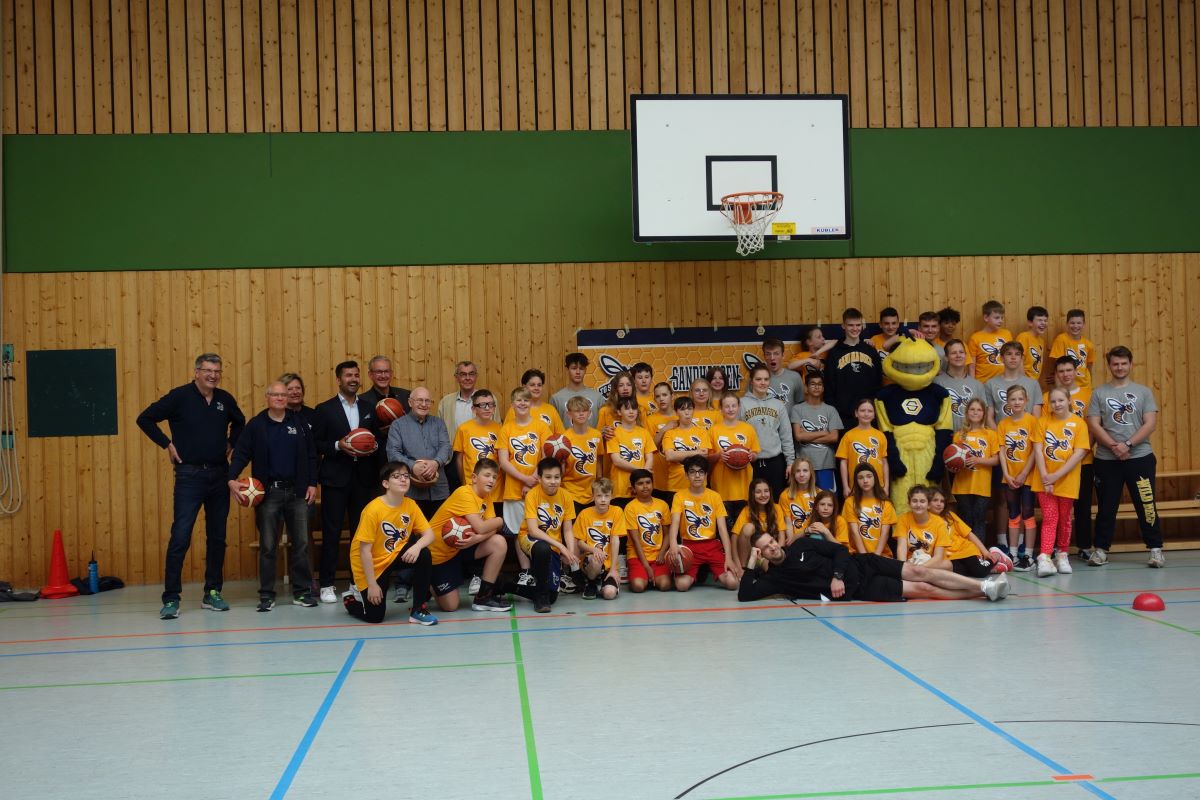 Hoher Besuch beim Basketball-Camp der Wild Bees in Sandhausen