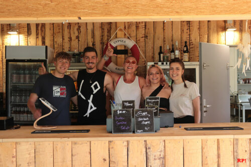 Julia Dickgiesser (mitte) mit Team Julia Dickgiesser (mitte) mit Team