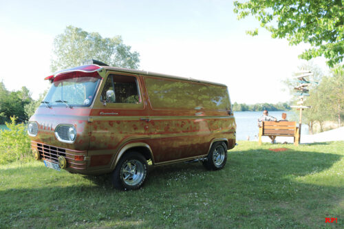 Ford Bus