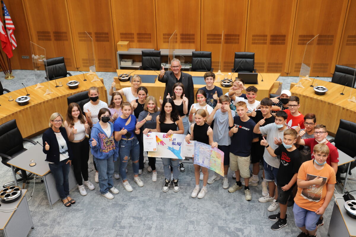 Preise für die Theodor-Heuss-Realschule Walldorf bei Kampagne „bunt statt blau“