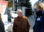 IAV-Stelle informiert mit Stand auf dem Marktplatz