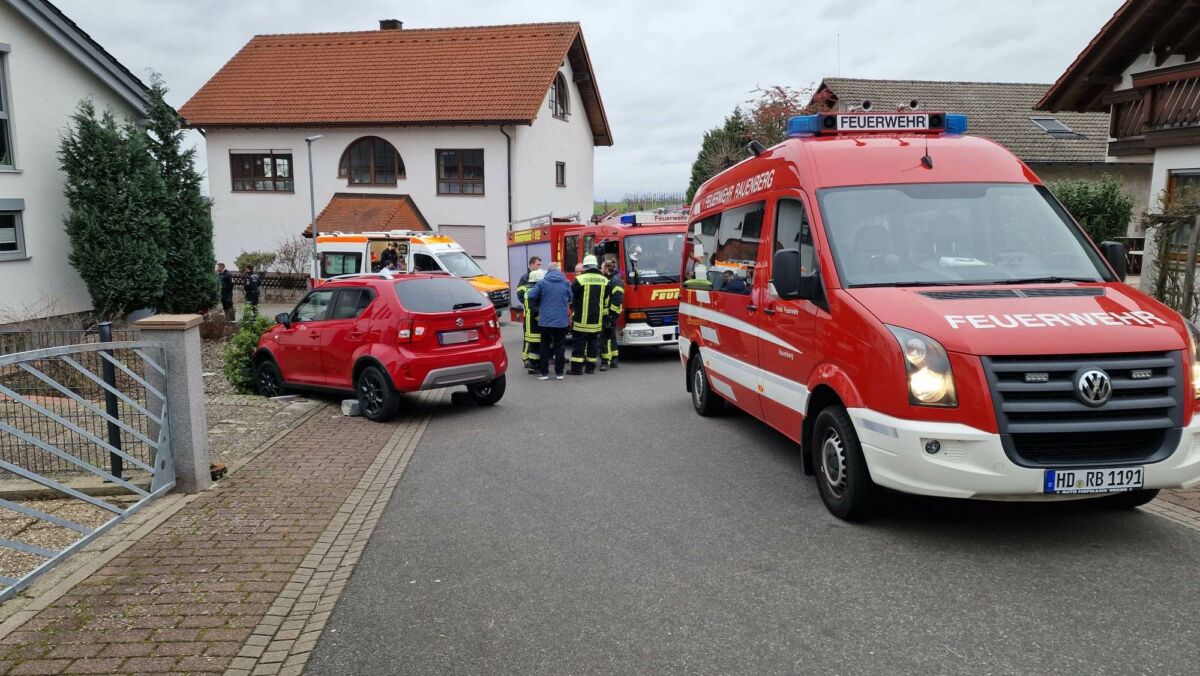 Rauenberg – Person unter Fahrzeug von Feuerwehr befreit