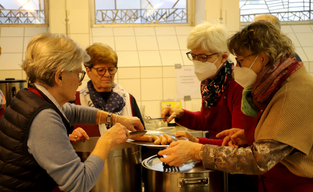 Unbeschwertes Miteinander beim Mittagstisch in Walldorf