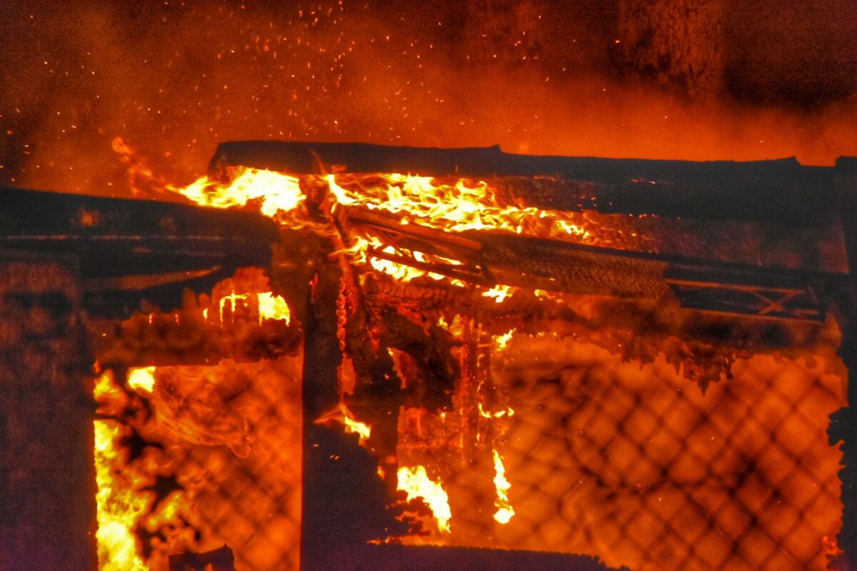 Gauangelloch – mehrere Personen nach Dachstuhlbrand verletzt