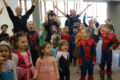 Kindergarten St. Marien begeistert die Mitarbeiter beim Rathaussturm