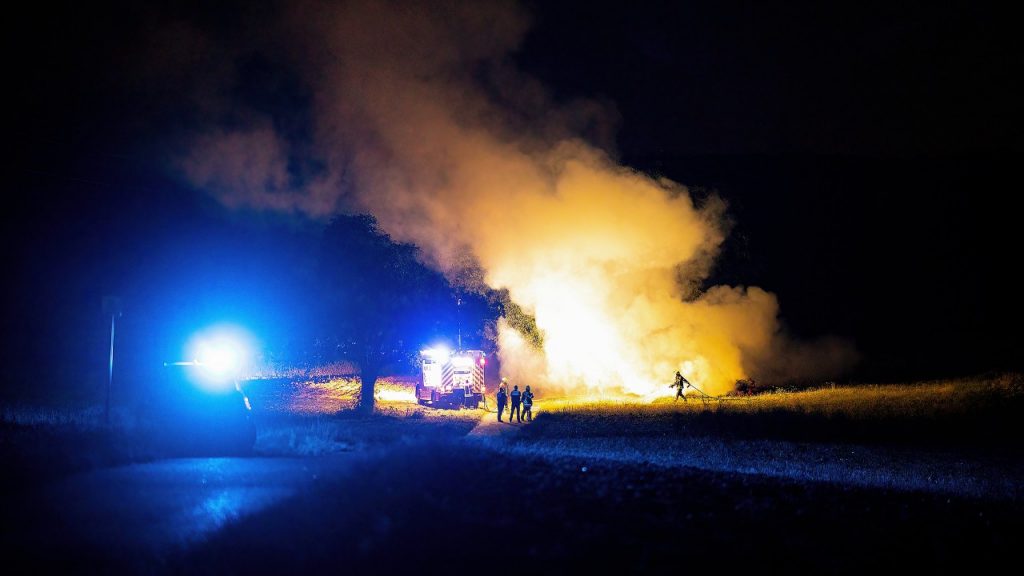 Nußloch – Geparkter PKW geht plötzlich in Flammen auf