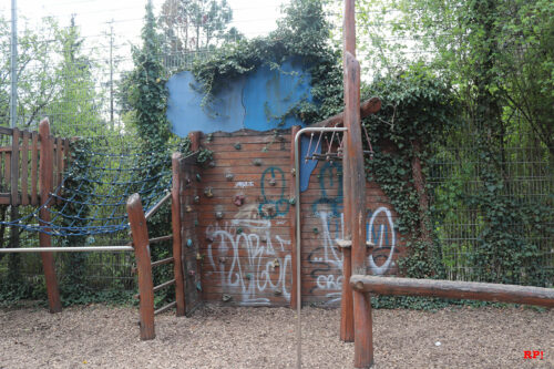 Penis-Graffiti auf dem Kinderspielplatz in Wiesloch