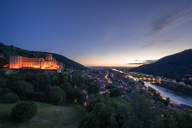 Kontakt mit Mitreisenden auf der Straße: Ratschläge und Tipps für Touristen in Baden-Württemberg