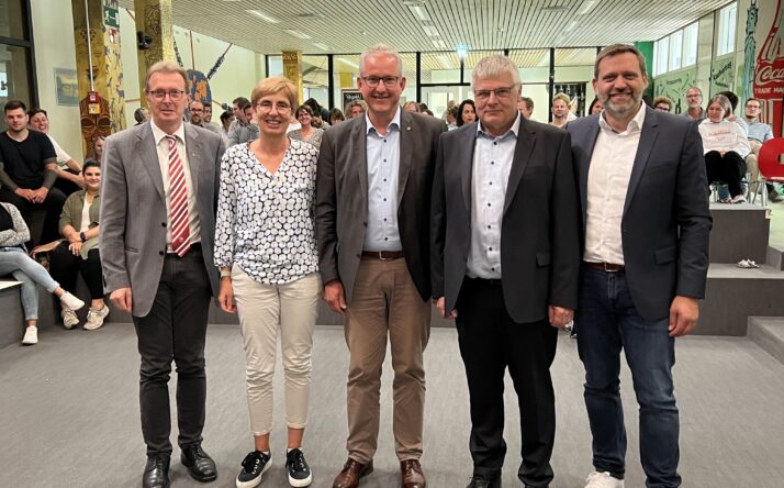 Realschule Walldorf: Konrektor Thomas Lazarus in den Ruhestand verabschiedet