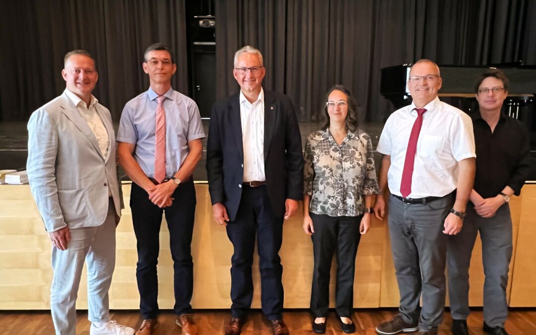 Staatliches Schulamt vereidigt 160 Junglehrerinnen und Junglehrer in der Astoria-Halle