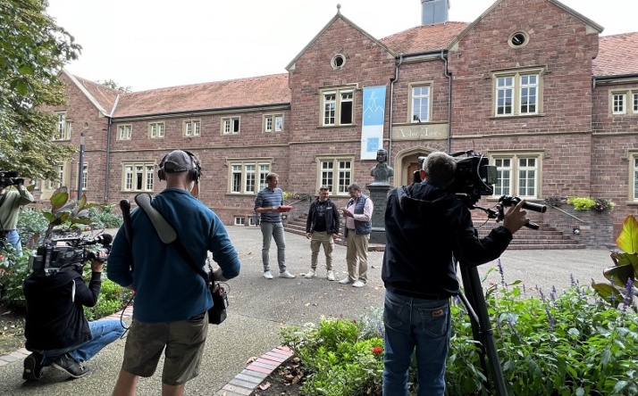 SWR dreht „Stadt, Land, Quiz“ in Walldorf