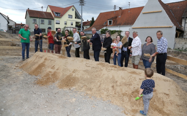 Walldorf: Spatenstich für die neuen Wohngebäude in der Heidelberger-/Hebelstraße