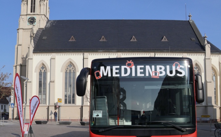 Medienbus aus Weinheim machte Station in Walldorf