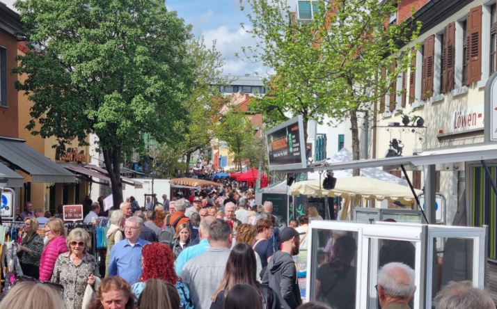 Wieslocher Frühlingsmarkt mit verkaufsoffenem Sonntag