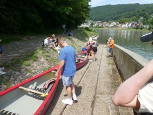 Vor dem Ablegen bei der Kanu-Tour (Foto: Helmut Riegel)