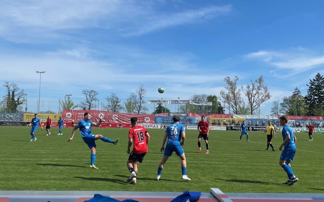 Sieg in letzter Sekunde: FC-Astoria Walldorf feiert wichtigen Dreier in Göppingen