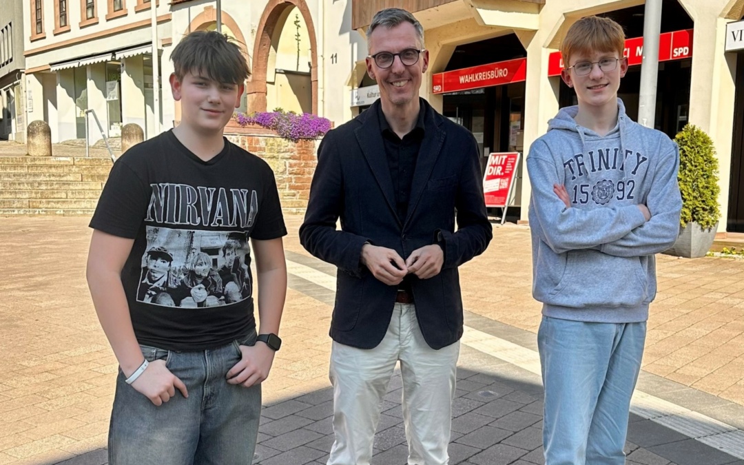 Boys‘Day 2025: Schüler aus Mauer und Walldorf begleiten Lars Castellucci durch den Wahlkreis