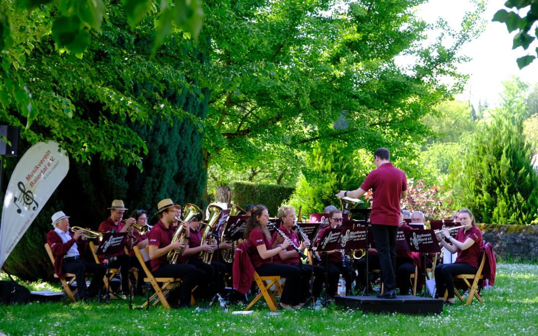 Platzkonzert „Live im Mai“ erneut auf dem alten Friedhof in Baiertal