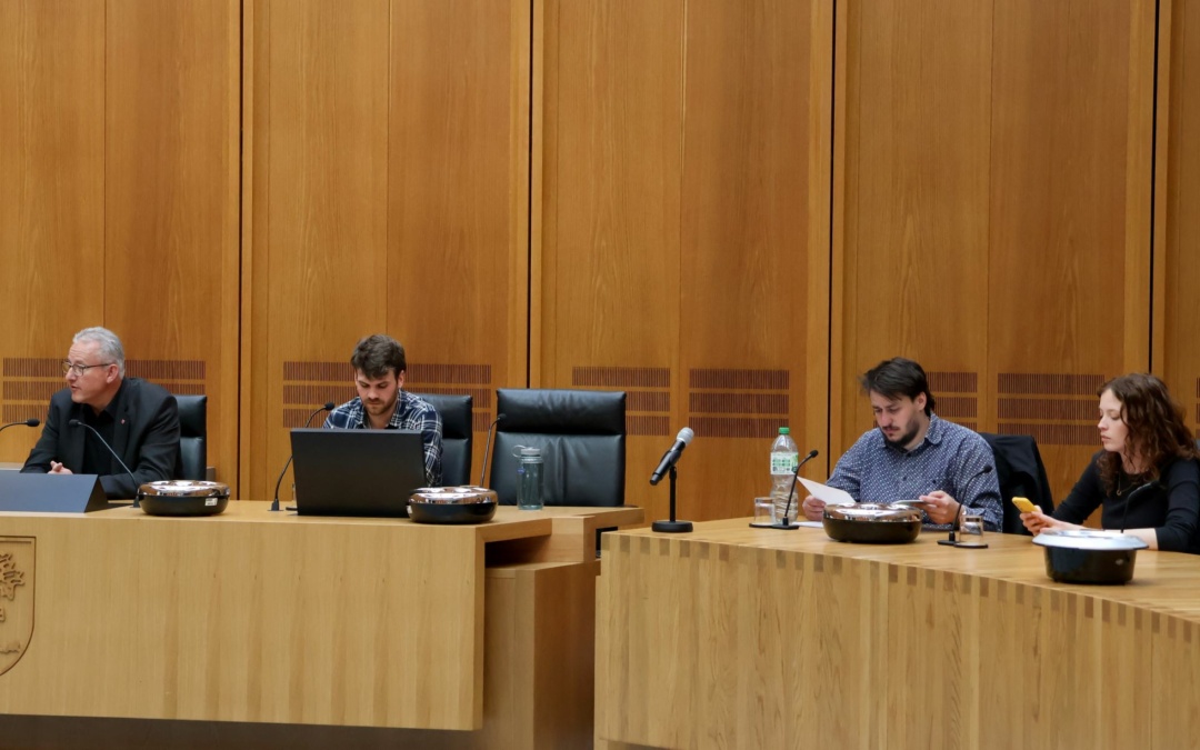 Realschüler machten mit beim Projekt „Schule trifft Rathaus“