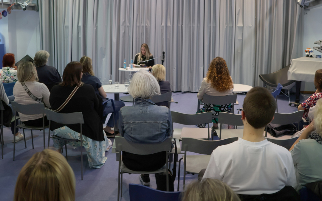 Zwischen Applaus und Anfeindungen – Lesung in der Stadtbücherei