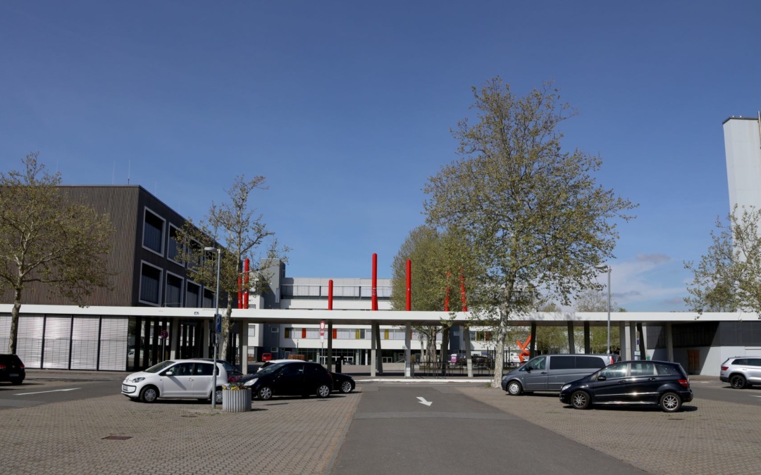 Neue Fluchttreppen am Schulzentrum Walldorf